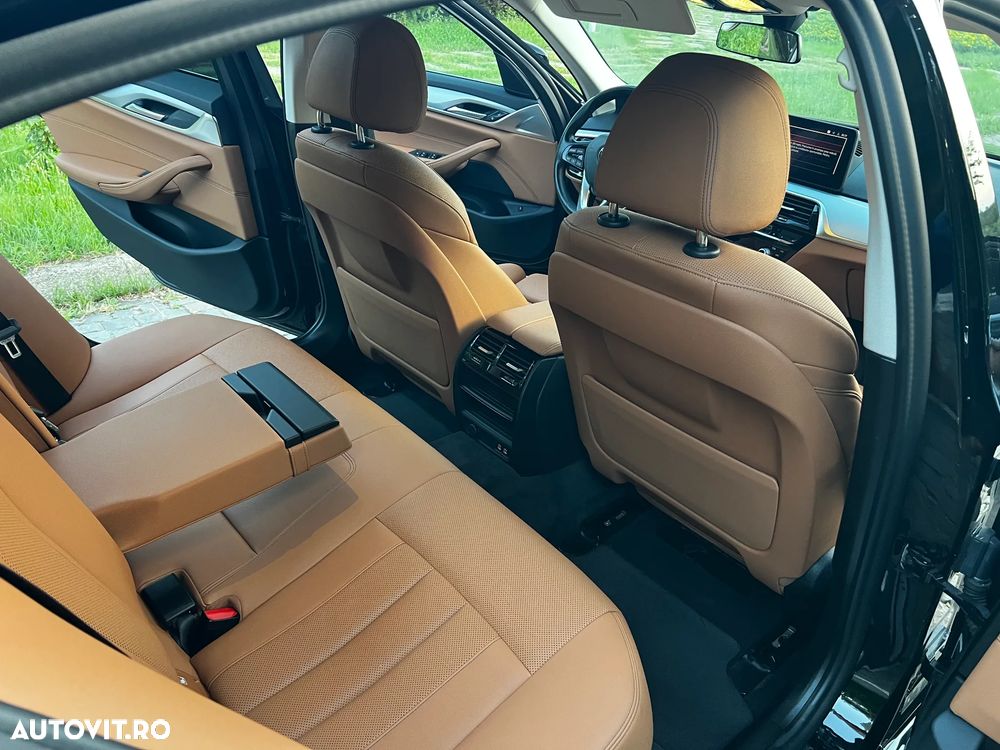 BMW Seria 5 520d AT MHEV - 14