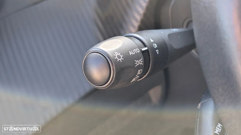 Peugeot 208 1.2 PureTech Allure EAT8 - 15