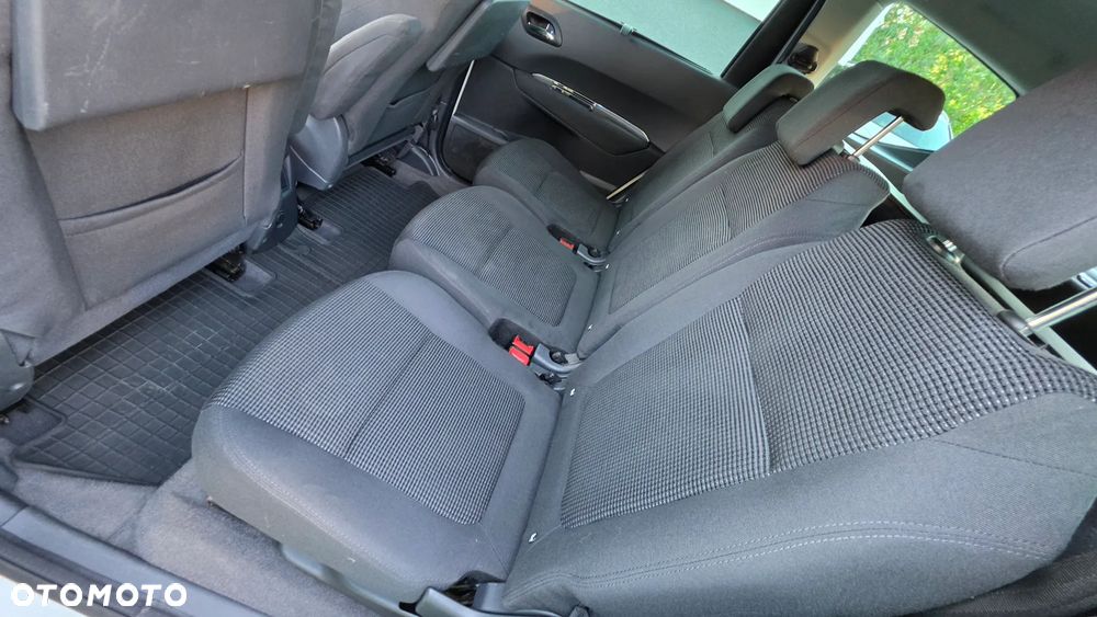 Peugeot 5008 - 13