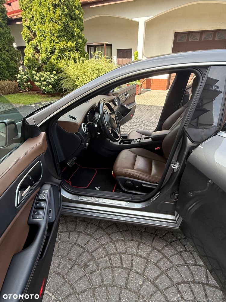Mercedes-Benz CLA 200 d 7G-DCT - 11