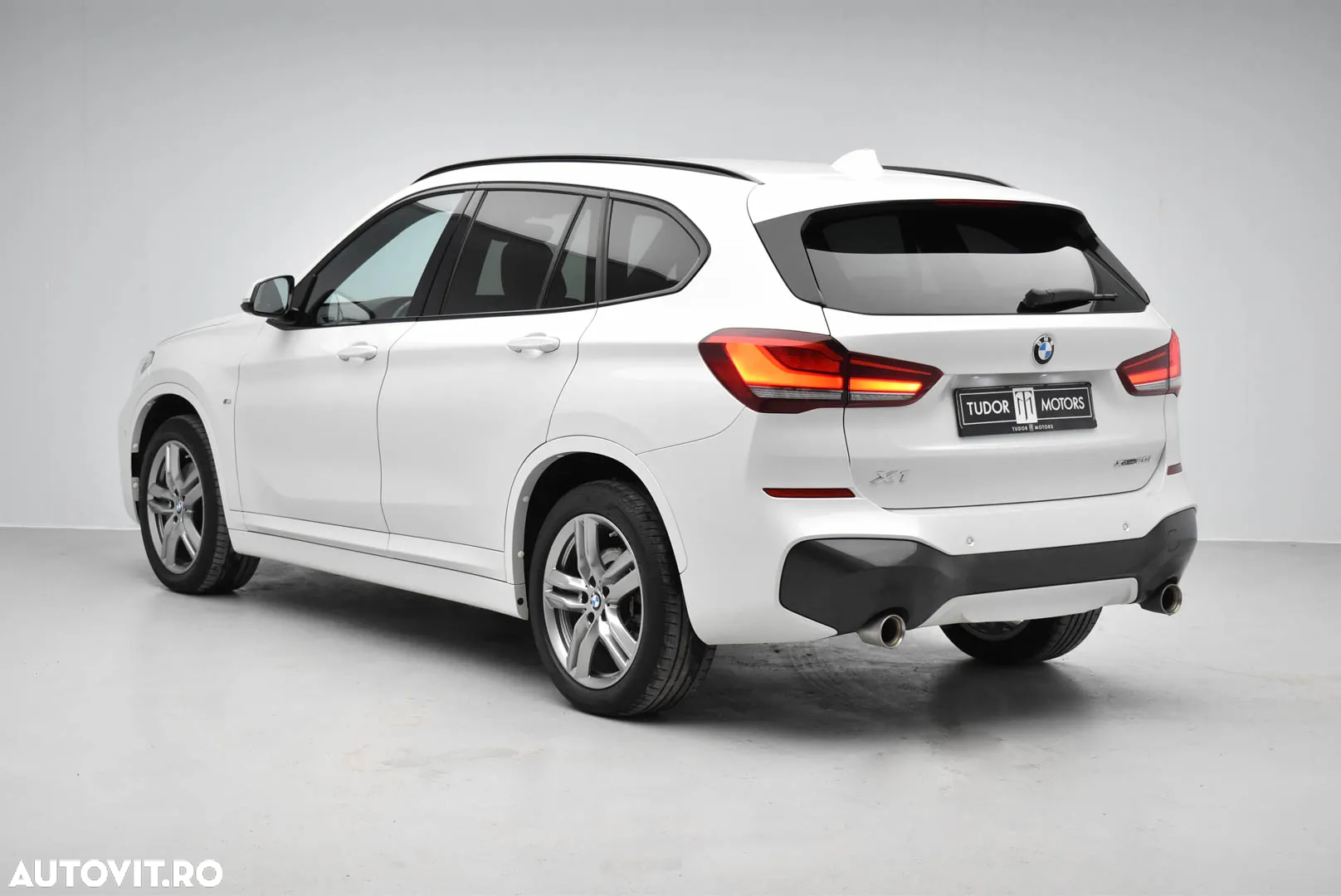 BMW X1 xDrive20i AT - 3