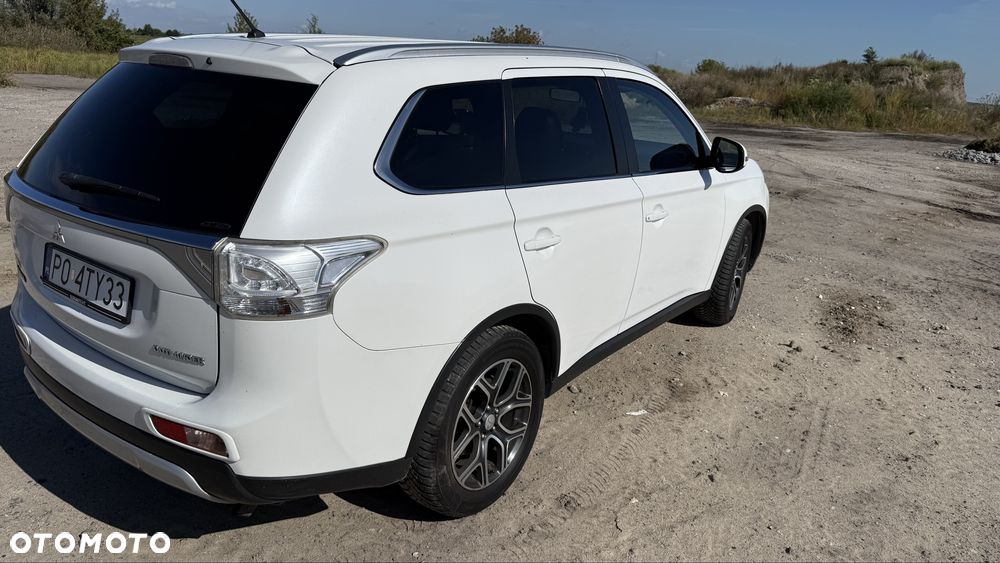 Mitsubishi Outlander - 3