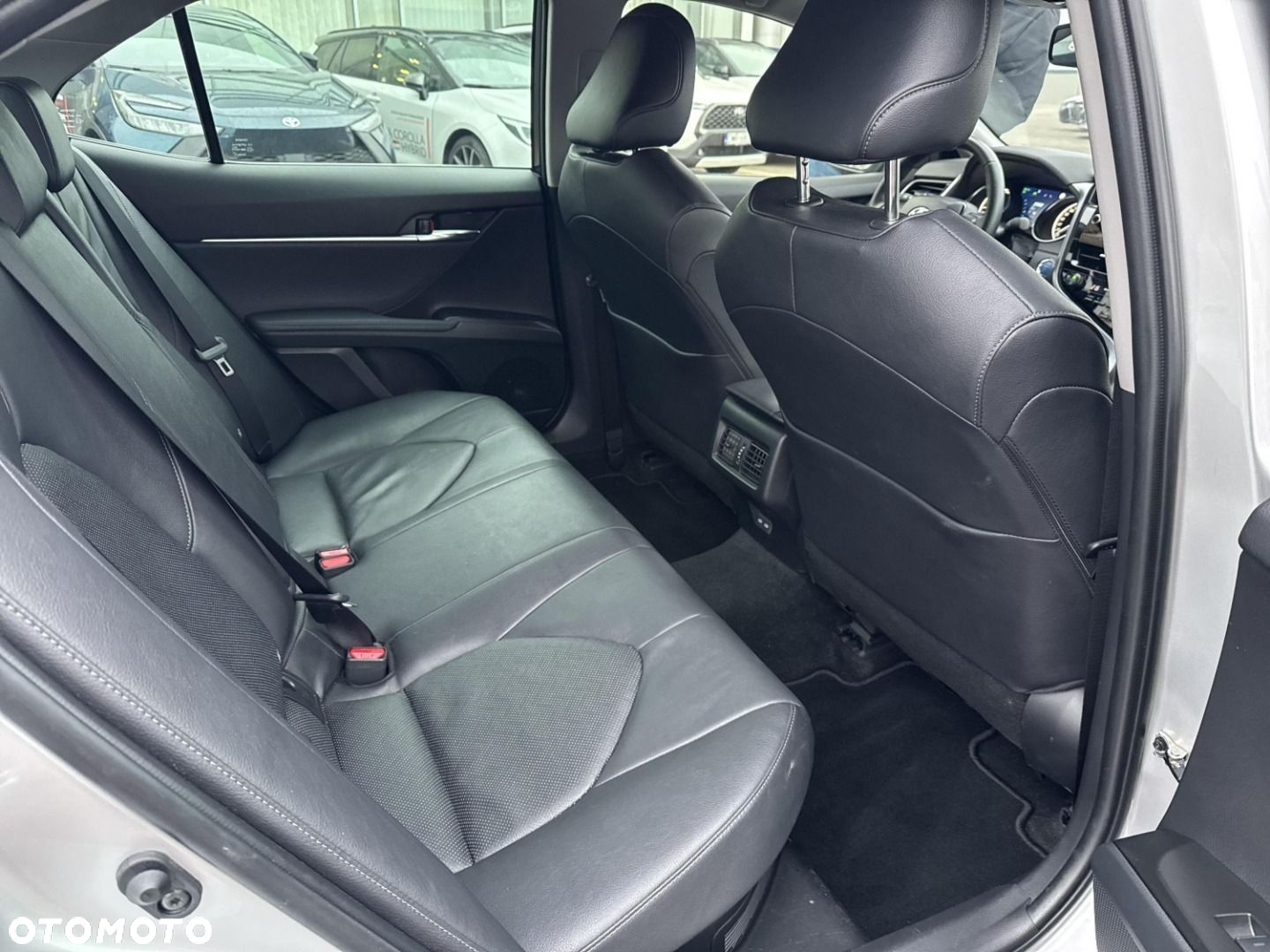 Toyota Camry - 8