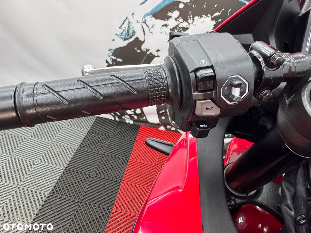 Honda CBR - 25