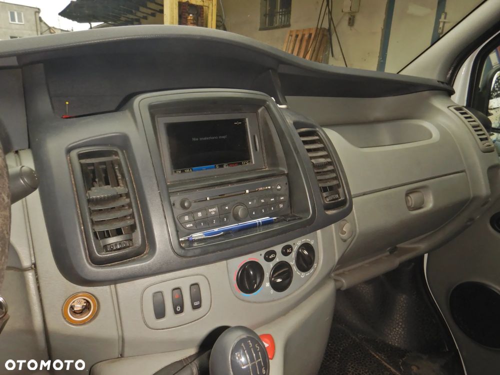 Renault Trafic 2.0 dCi - 13