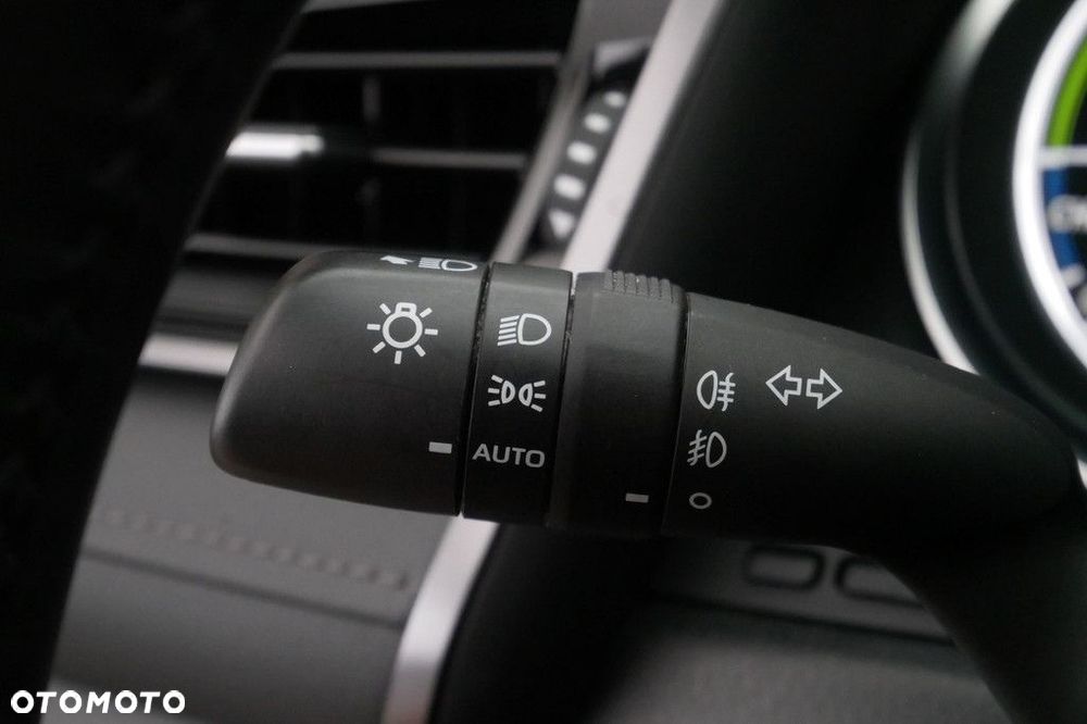 Toyota Camry 2.5 Hybrid Comfort CVT - 25