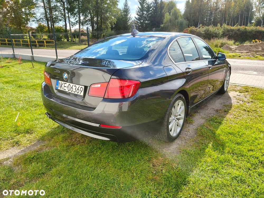 BMW Seria 5 520d Luxury Line - 9