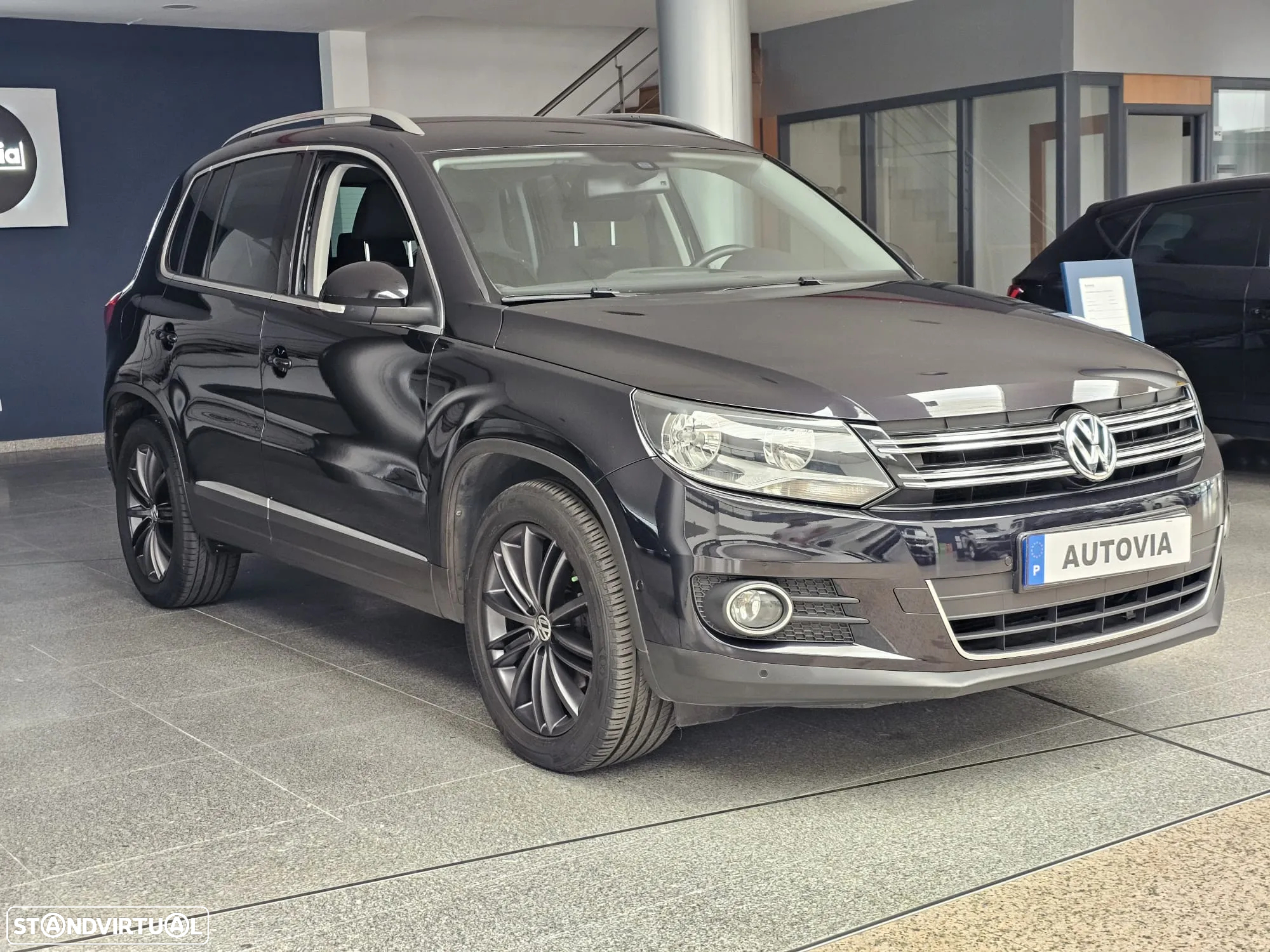 VW Tiguan 2.0 TDi Sport BlueMotion - 2
