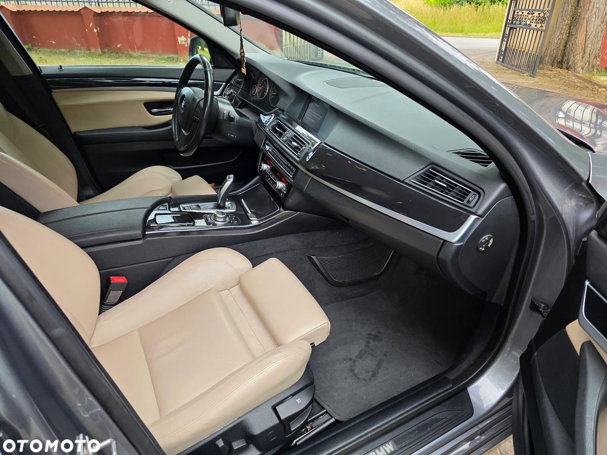 BMW Seria 5 535i Touring - 19