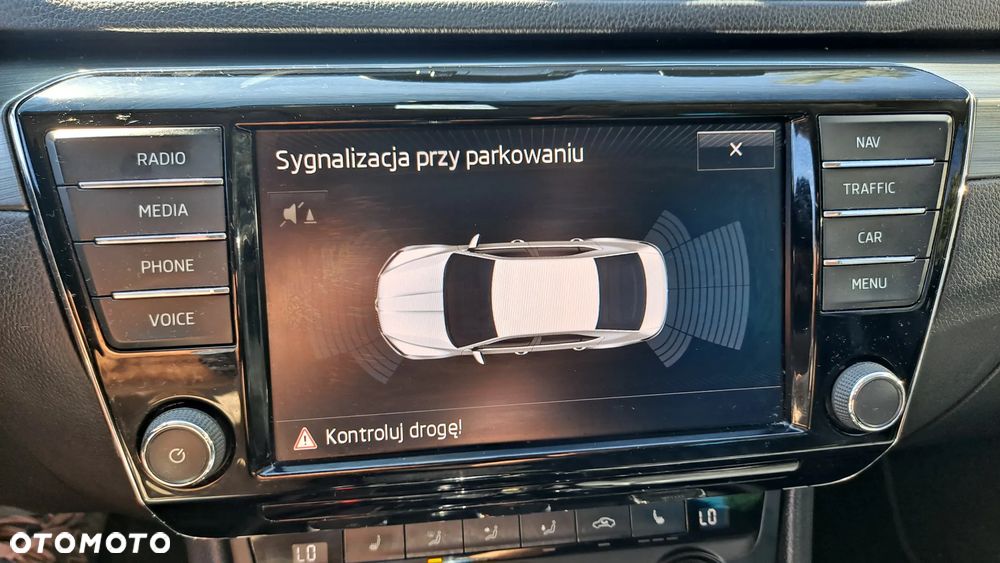 Skoda Superb 2.0 TDI Style DSG - 32