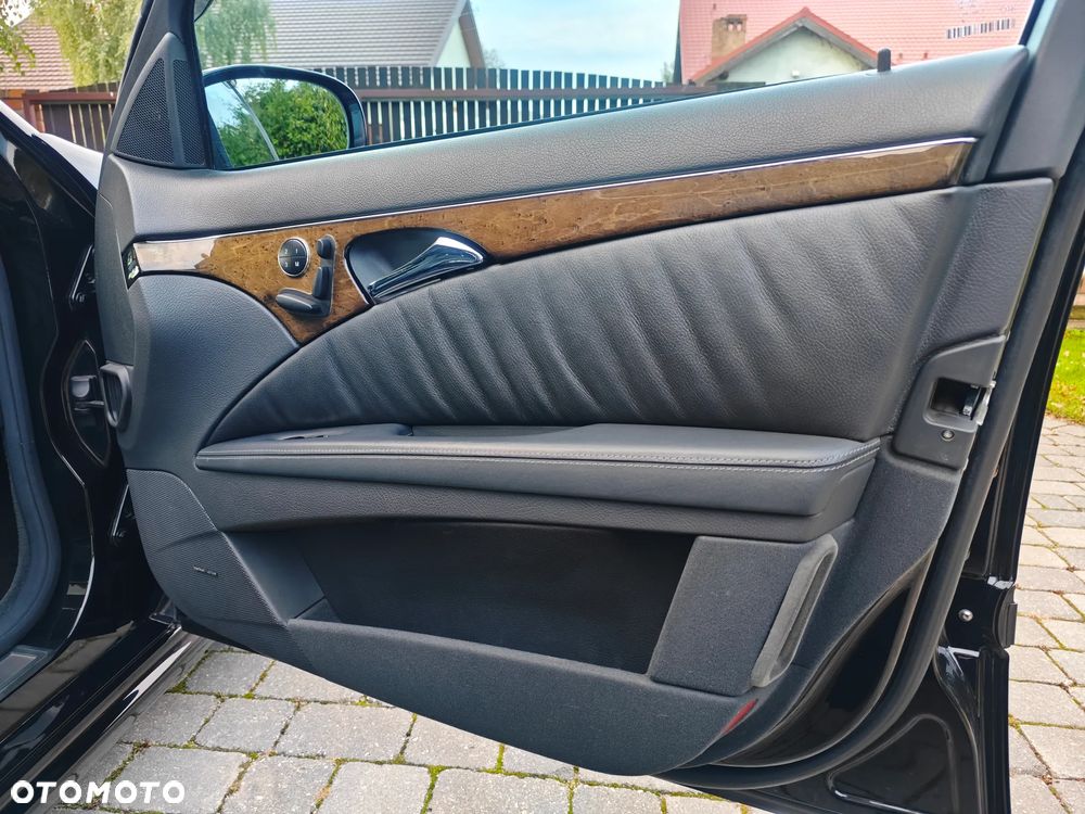 Mercedes-Benz Klasa E 55 AMG - 31