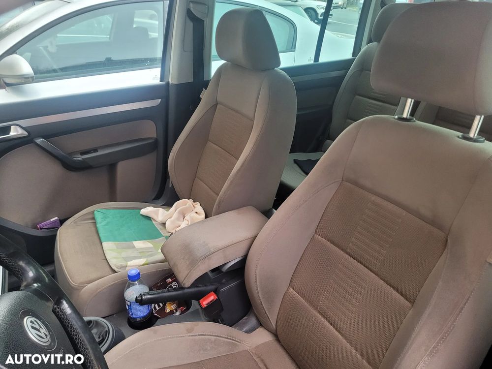 Volkswagen Touran 2.0 TDI DPF Highline - 8