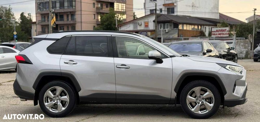 Toyota RAV4 - 11