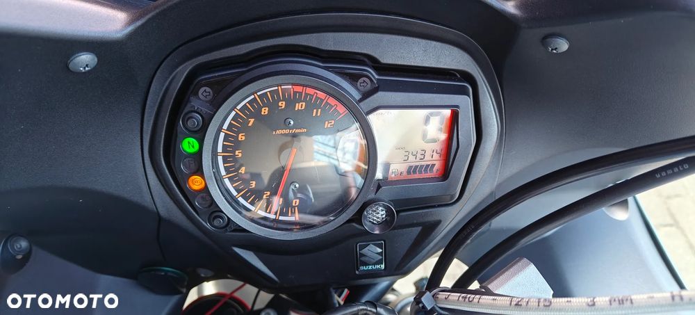 Suzuki GSX - 10