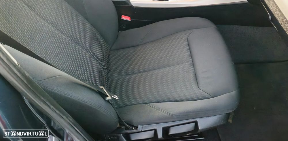 BMW 116 d EfficientDynamics Edition Urban Line - 12