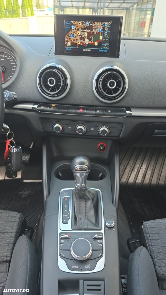 Audi A3 Sportback 1.6 TDI S tronic Ambiente - 11