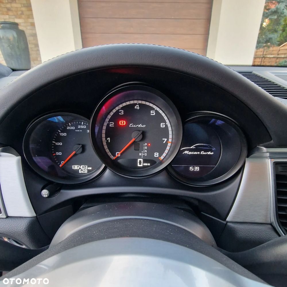 Porsche Macan Turbo - 10