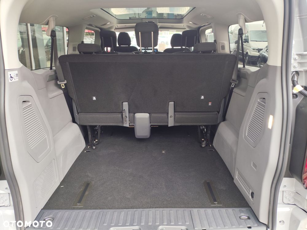 Volkswagen Caravelle - 30