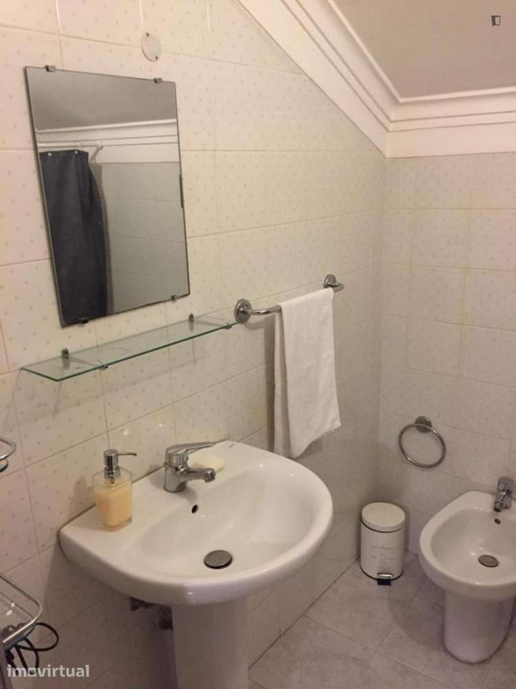 Quarto - localizado em Bairro Alto Lisbon - Grande imagem: 5/9