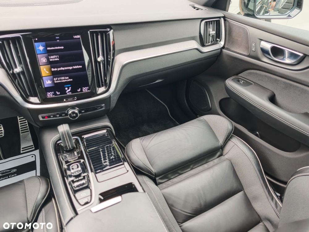 Volvo V60 T6 AWD Recharge Geartronic RDesign - 25