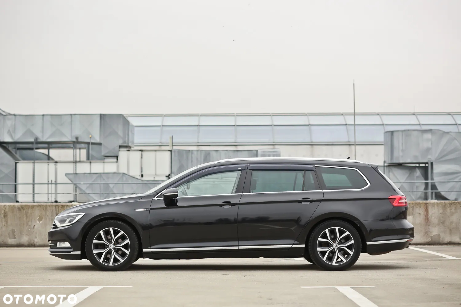Volkswagen Passat Variant 2.0 TDI SCR 4Motion DSG Highline - 10