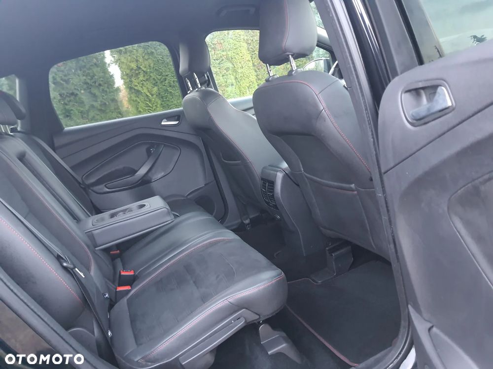 Ford Kuga - 12