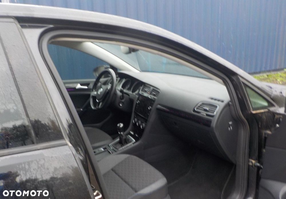 Volkswagen Golf - 18