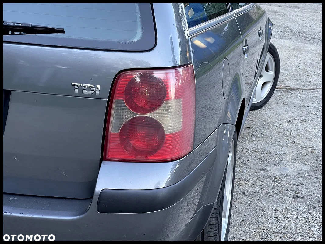 Volkswagen Passat 1.9 TDI Highline - 21