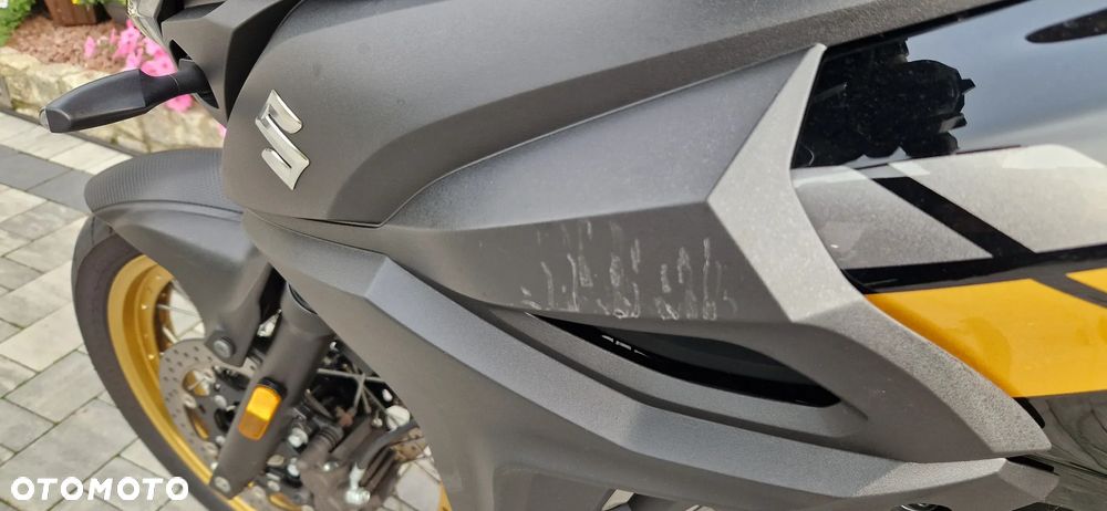 Suzuki V-STROM - 15