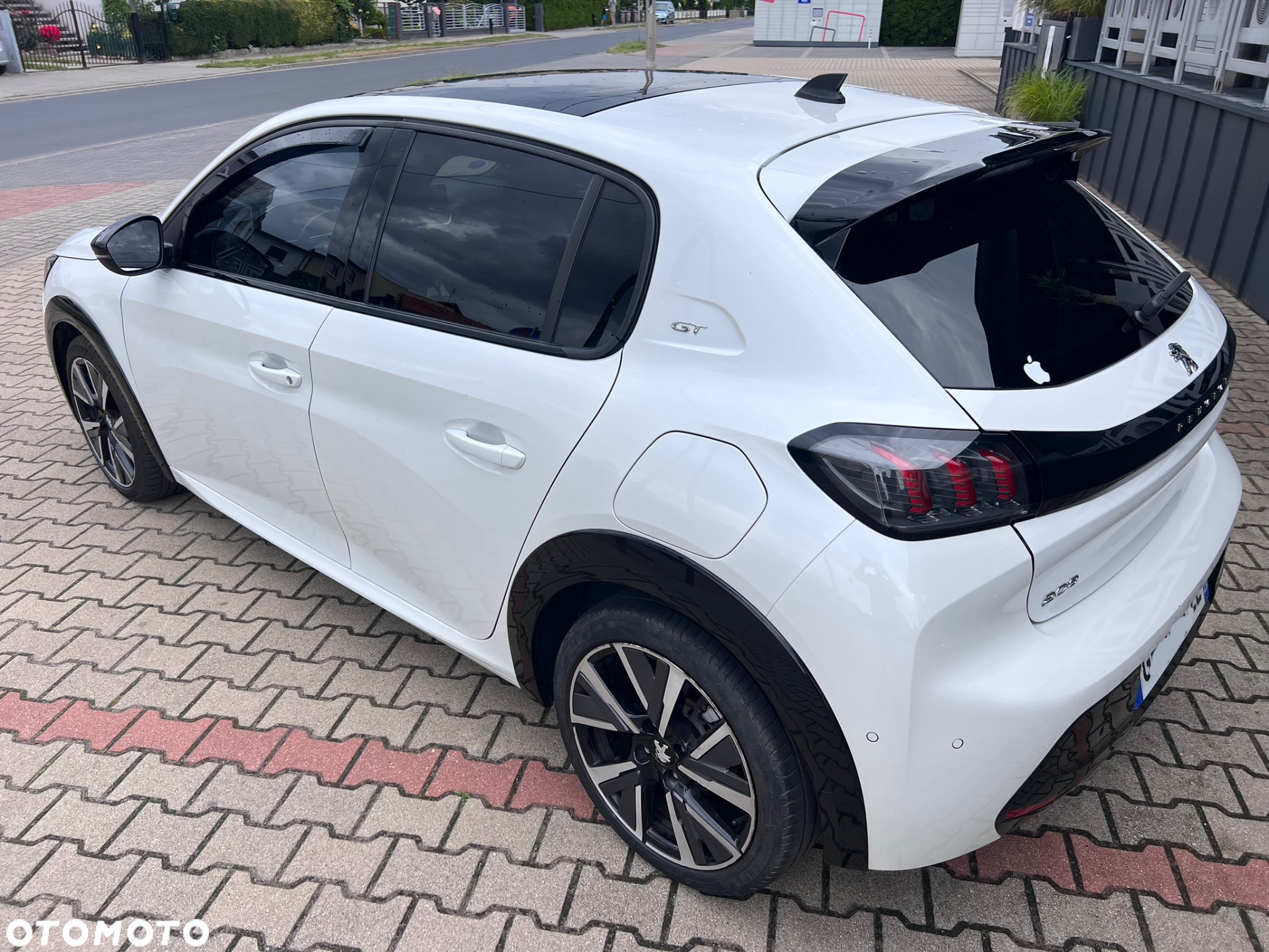 Peugeot 208 PureTech 100 EAT8 GT - 6