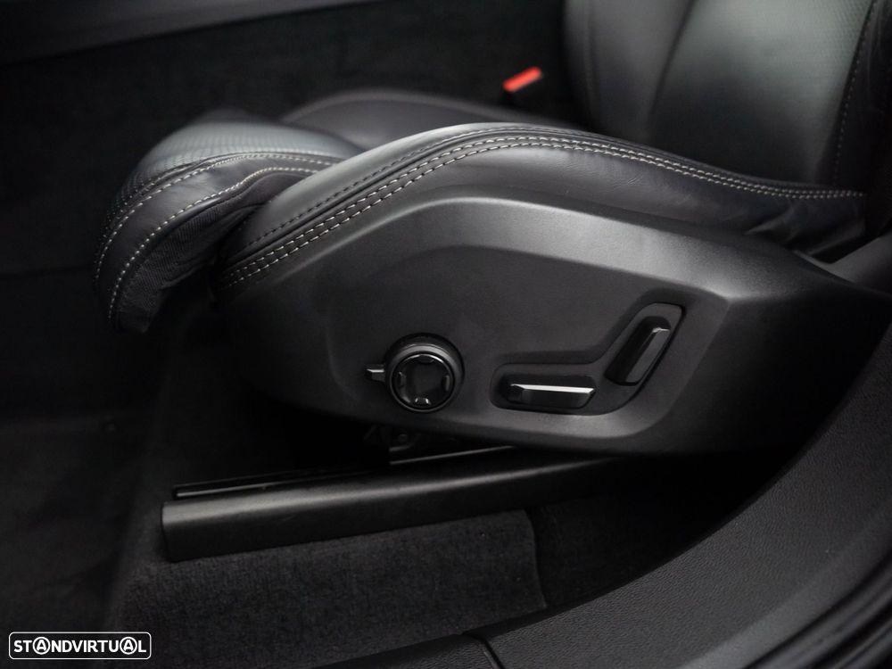 Volvo XC 60 2.0 T6 PHEV Plus Dark - 22