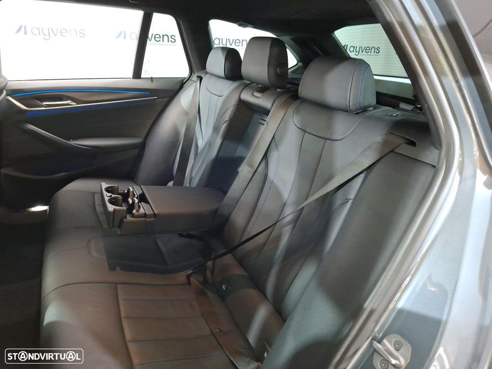 BMW 520 e Pack M - 8