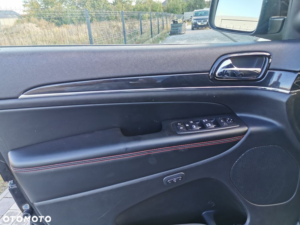 Jeep Grand Cherokee - 19