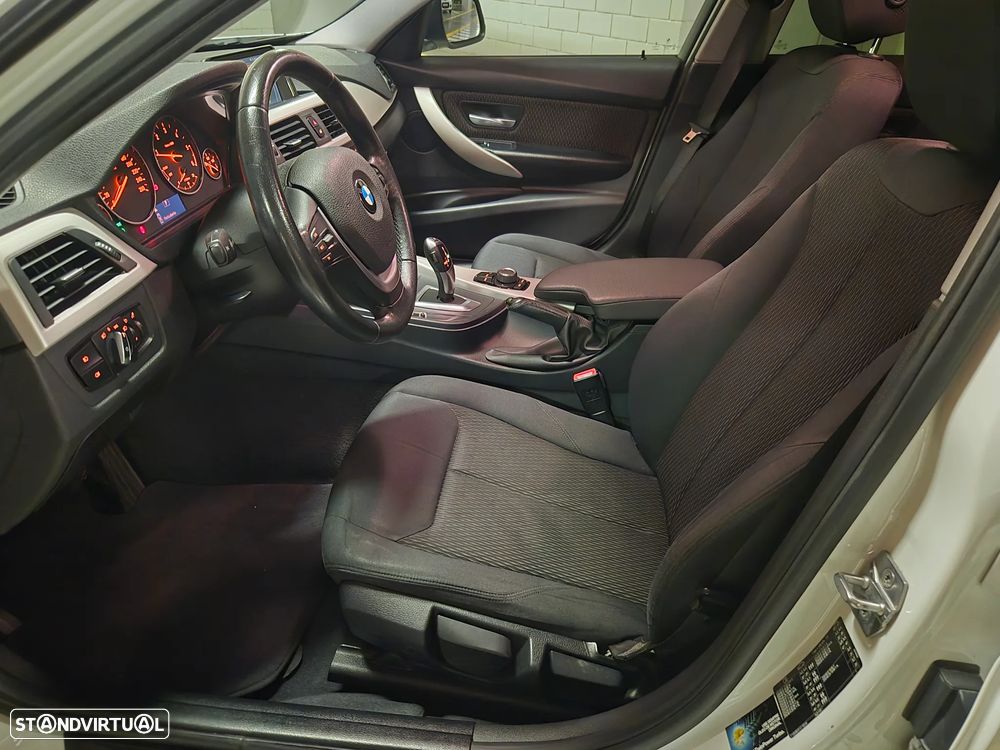 BMW 318 d Auto - 35