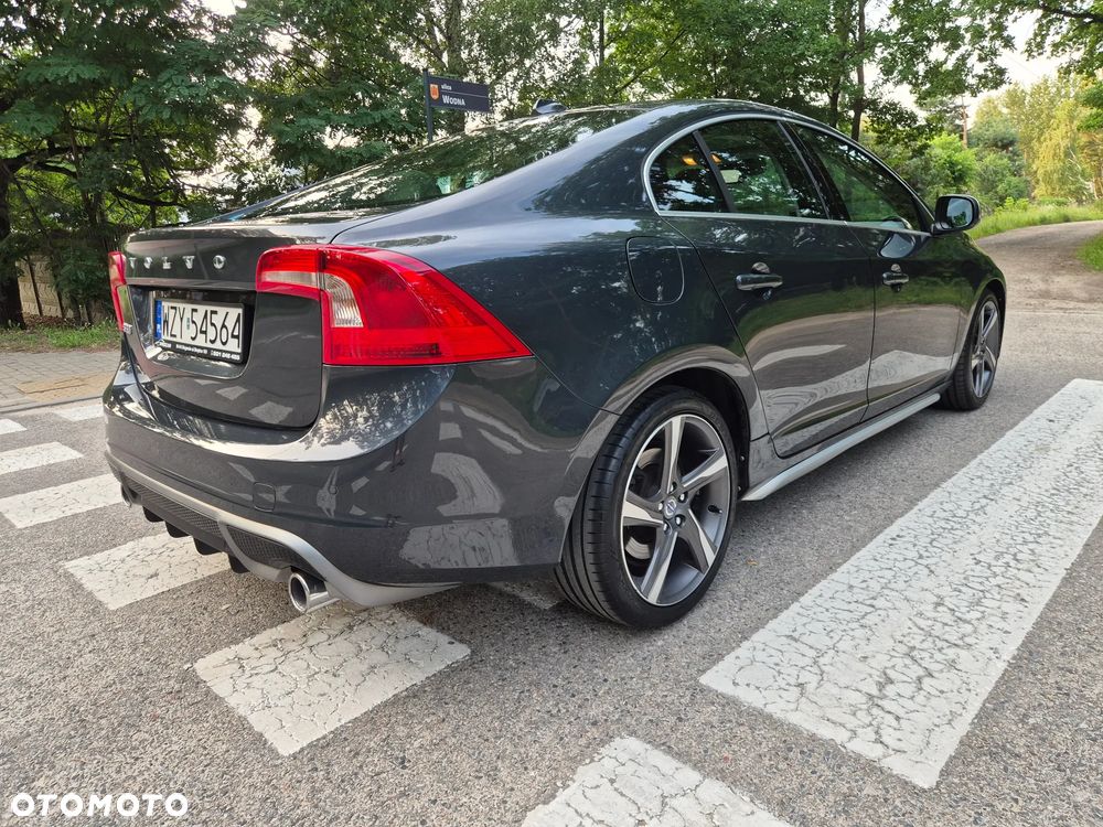 Volvo S60 D2 R-Design - 11