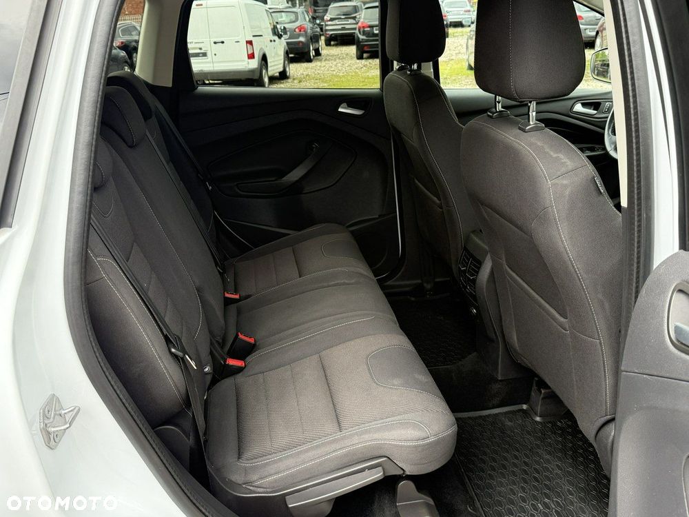 Ford Kuga - 28