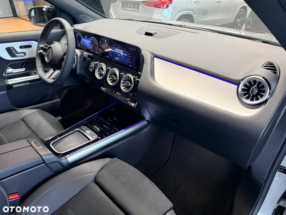 Mercedes-Benz GLA - 26