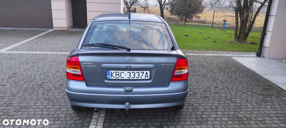 Opel Astra 1.4 Essentia - 4
