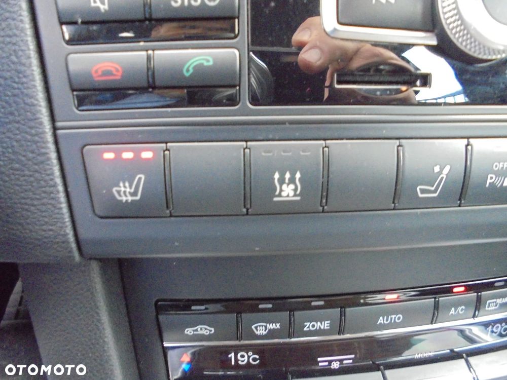 Mercedes-Benz Klasa E 220 CDI DPF BlueEFFICIENCY 7G-TRONIC Elegance - 24