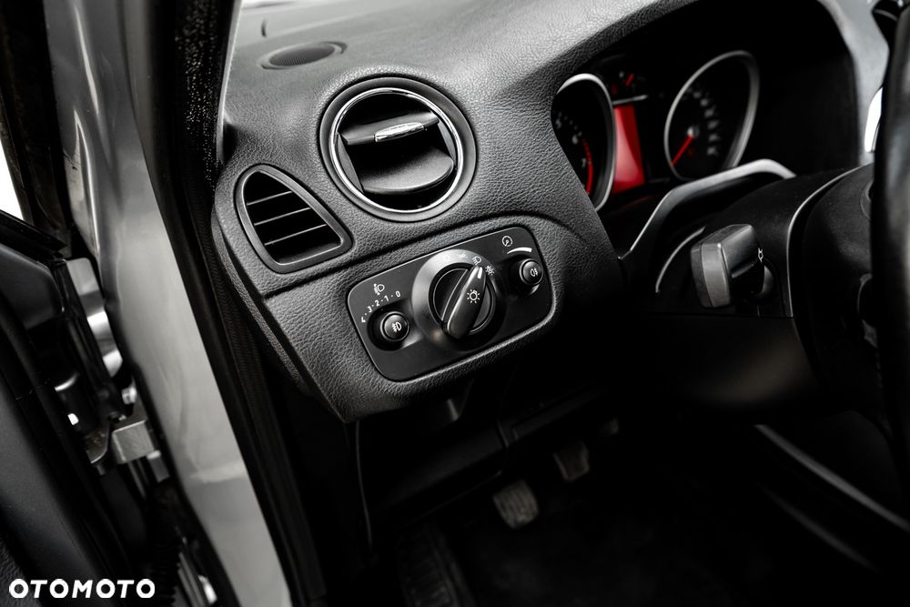 Ford S-Max 2.5 Titanium - 19