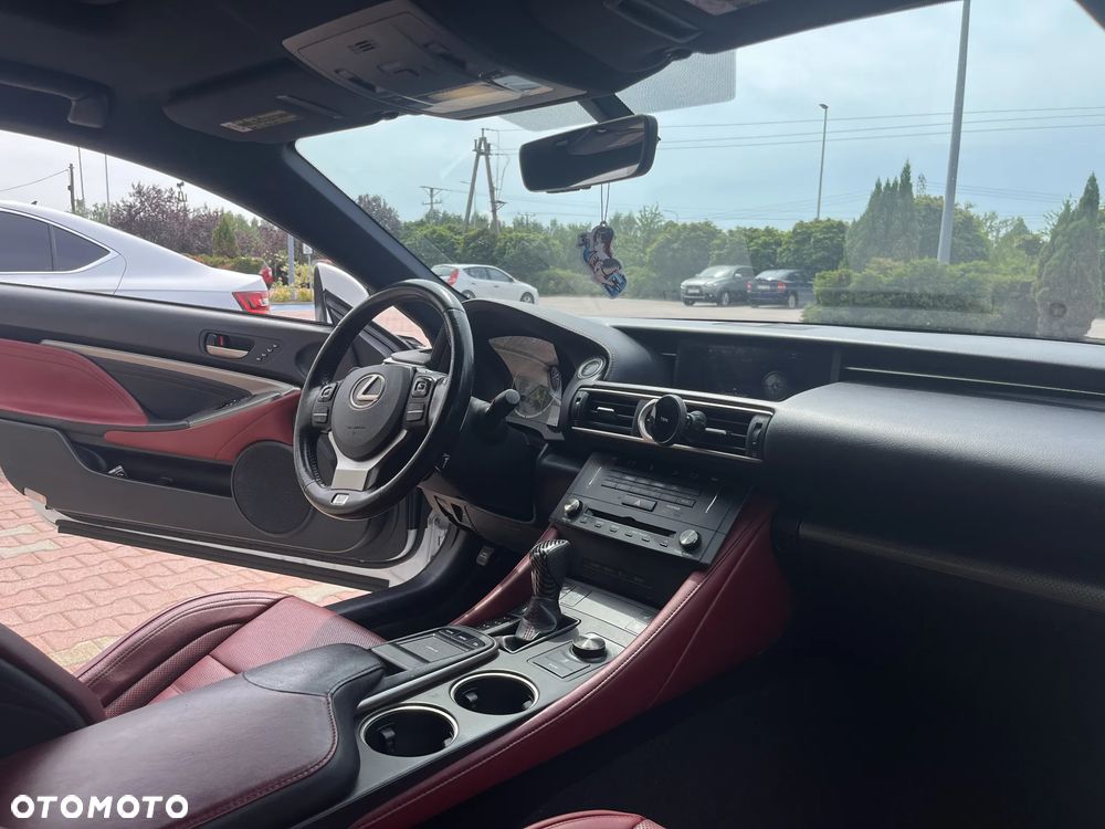 Lexus RC - 7