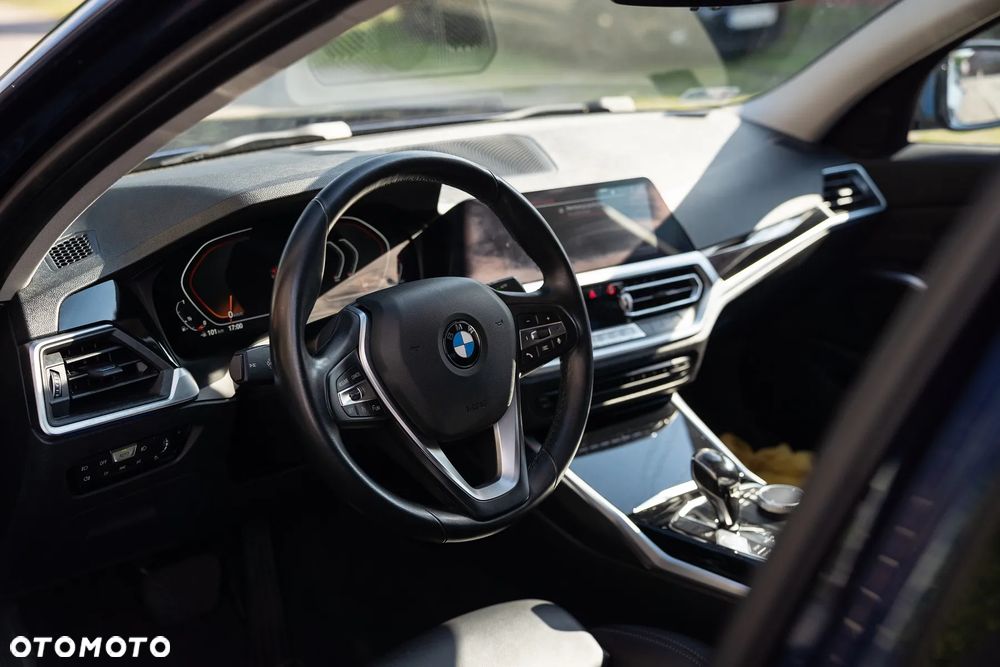 BMW Seria 3 330i Advantage sport - 9
