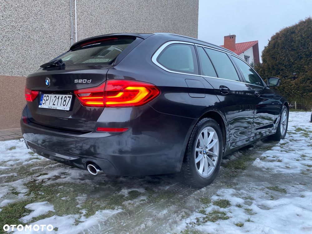 BMW Seria 5 520d - 24