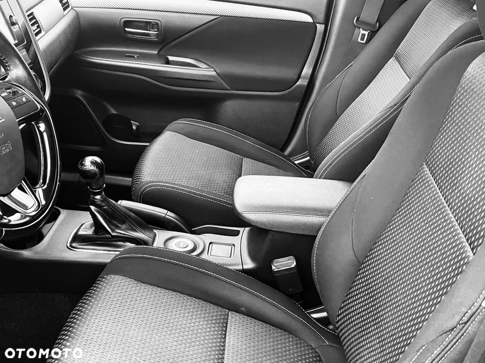 Mitsubishi Outlander 2.2 DID Intense + 4WD - 20