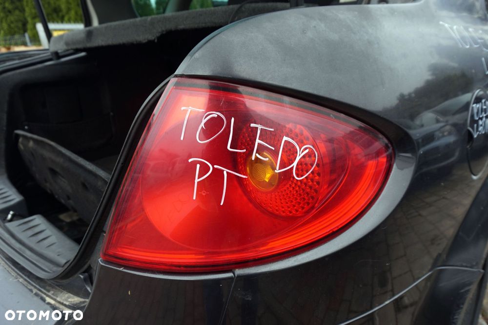 LAMPA TYLNA PRAWA TOLEDO III 5P 5P5945112A SEAT 2004-2009 - 1