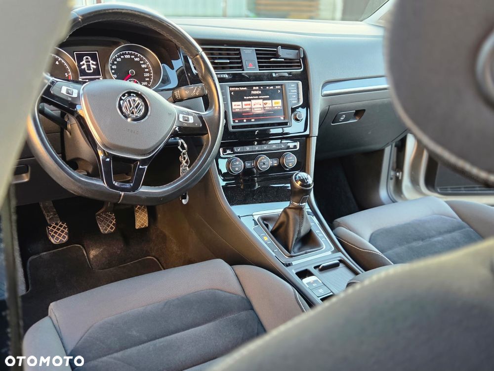 Volkswagen Golf - 3