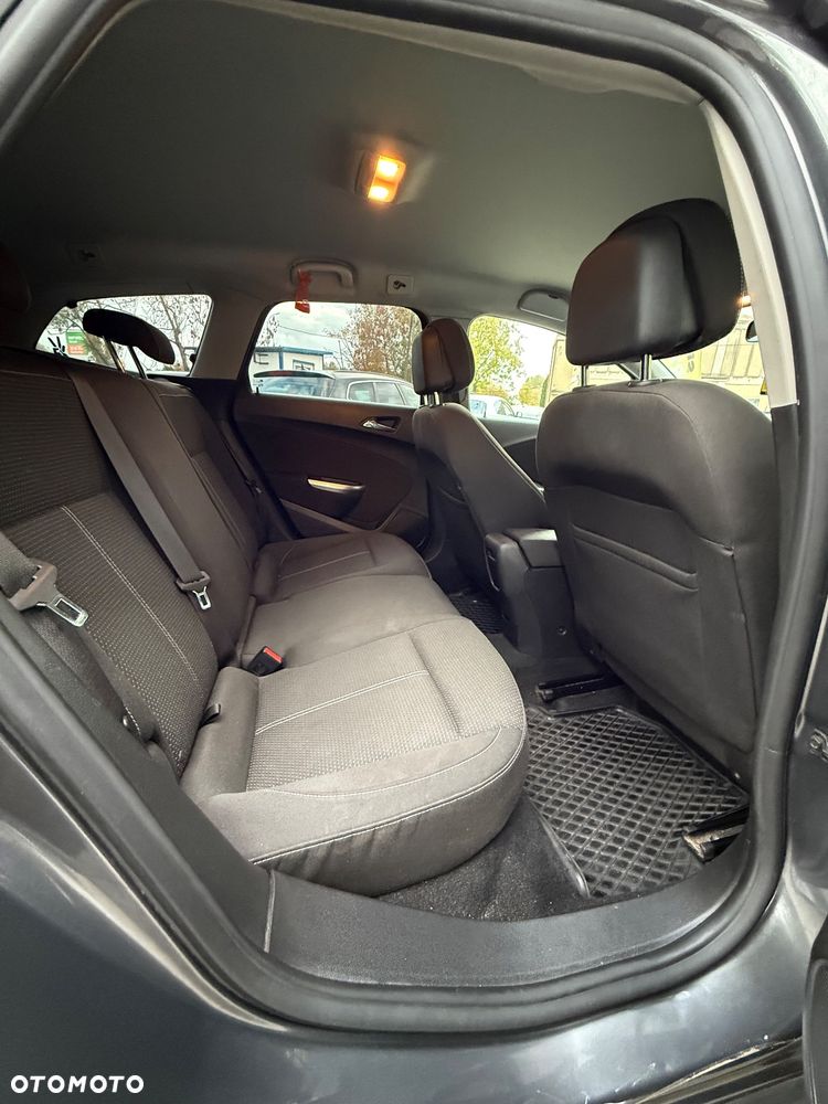 Opel Astra 1.4 Turbo Cosmo - 11