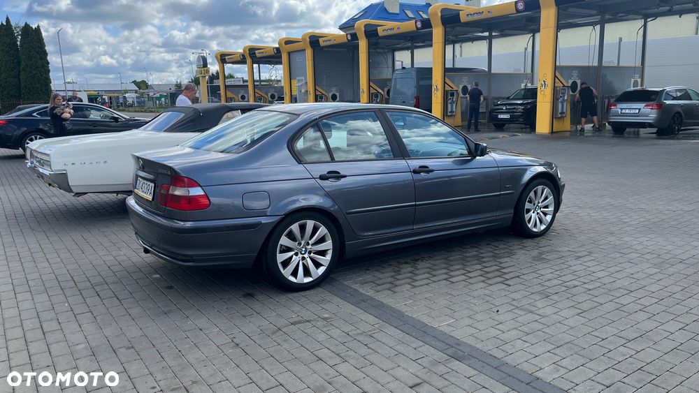 BMW Seria 3 320d - 8