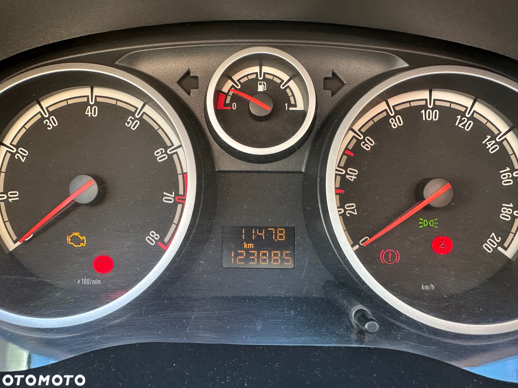 Opel Corsa 1.2 16V 111 - 12