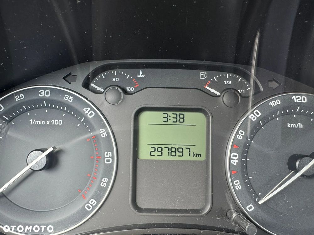 Skoda Superb 2.0 TDI DPF Ambiente - 35